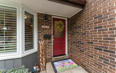 4045 Taffey Crescent • Mississauga, ON photo 4
