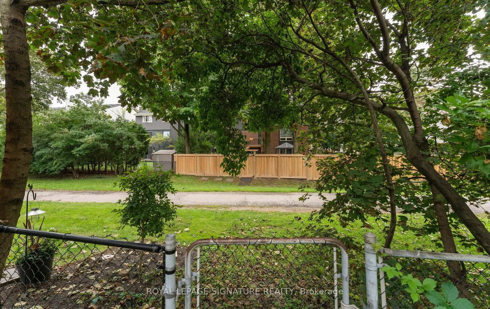 4045 Taffey Crescent • Mississauga, ON photo 47
