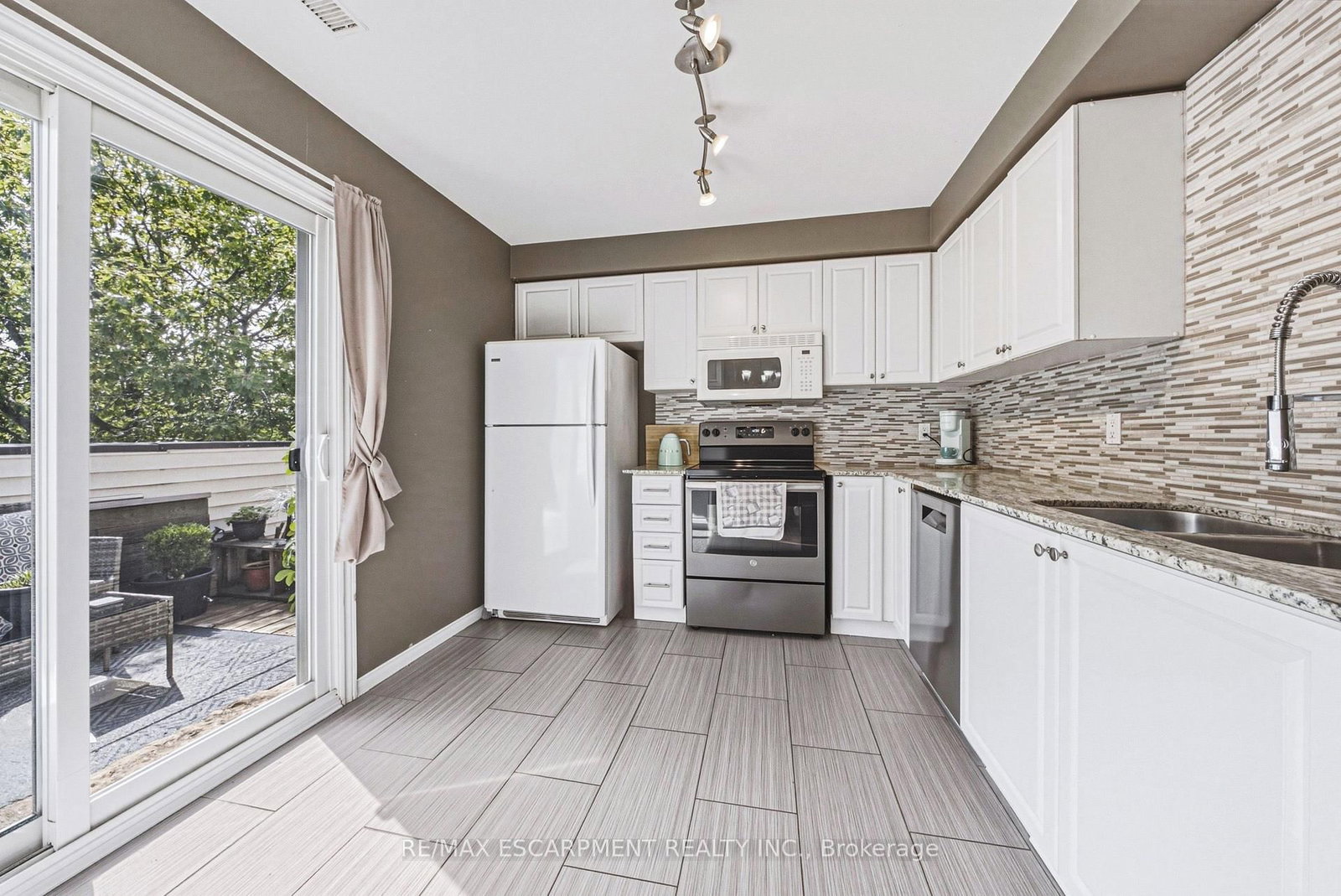 2530 Northampton Boulevard • #88 • Burlington, ON photo 5