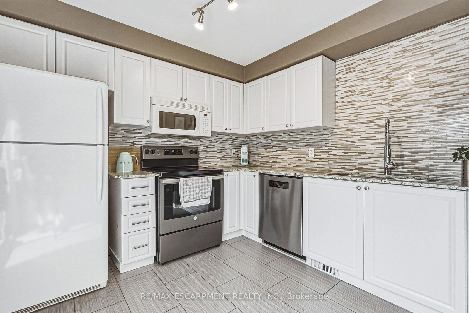 2530 Northampton Boulevard • #88 • Burlington, ON photo 6