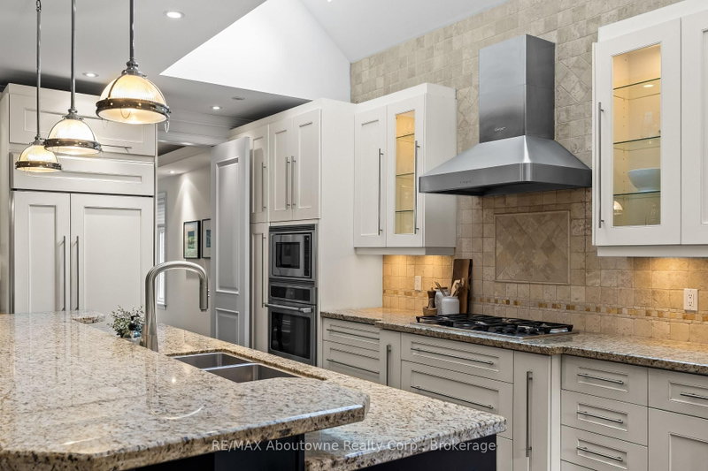 370 Christina Oakville,ON L6K 1H6 — Photo 10