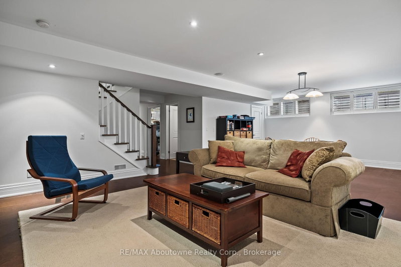 370 Christina Oakville,ON L6K 1H6 — Photo 33