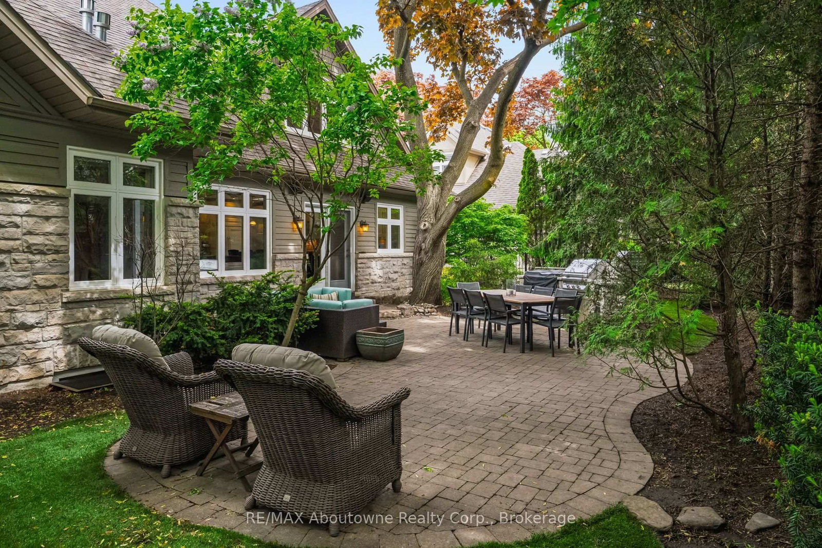 370 Christina Drive • Oakville, ON photo 37