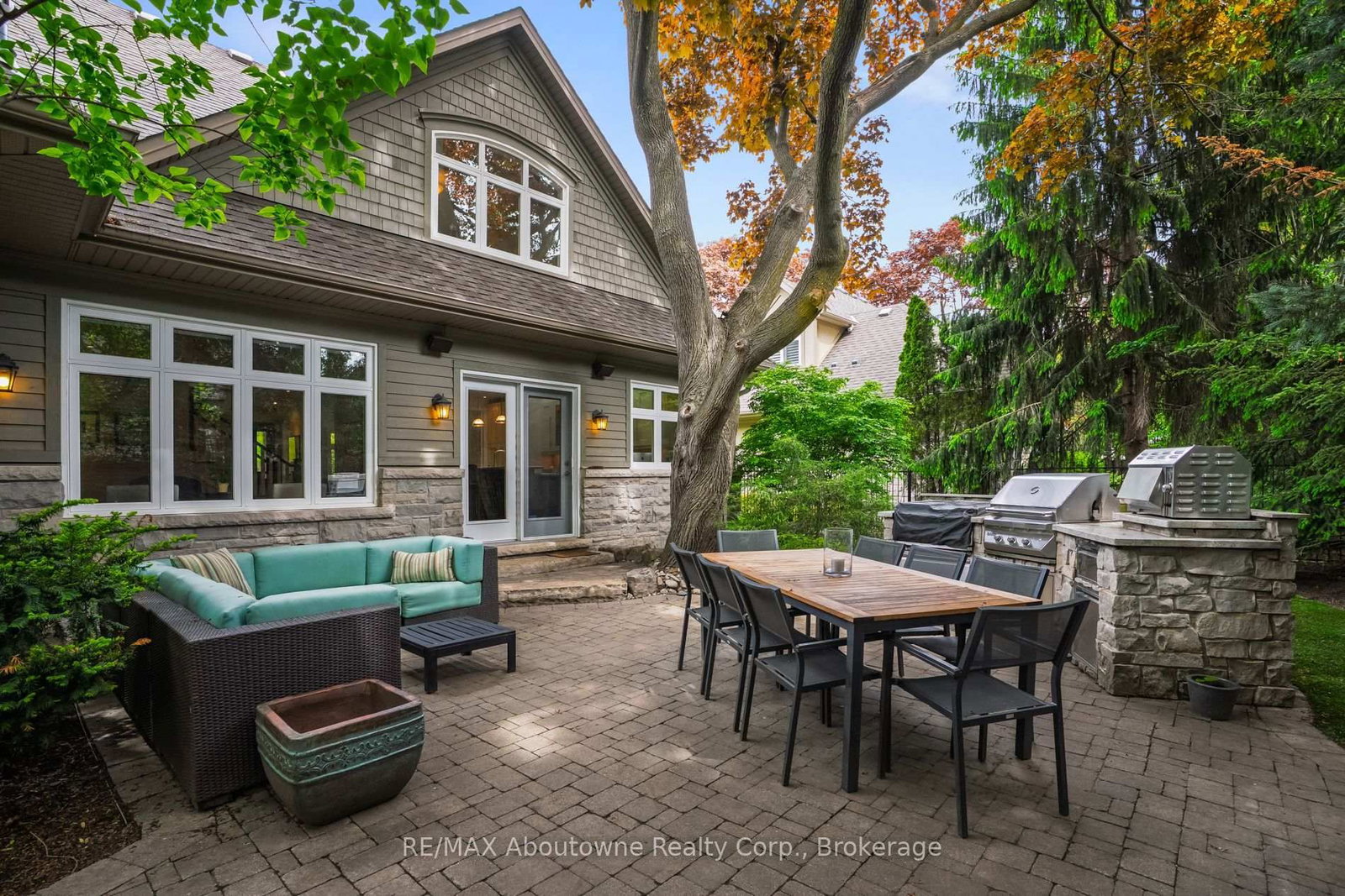 370 Christina Drive • Oakville, ON photo 38