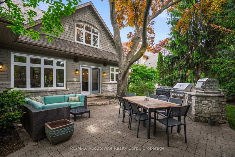 370 Christina Oakville,ON L6K 1H6 — Photo 38
