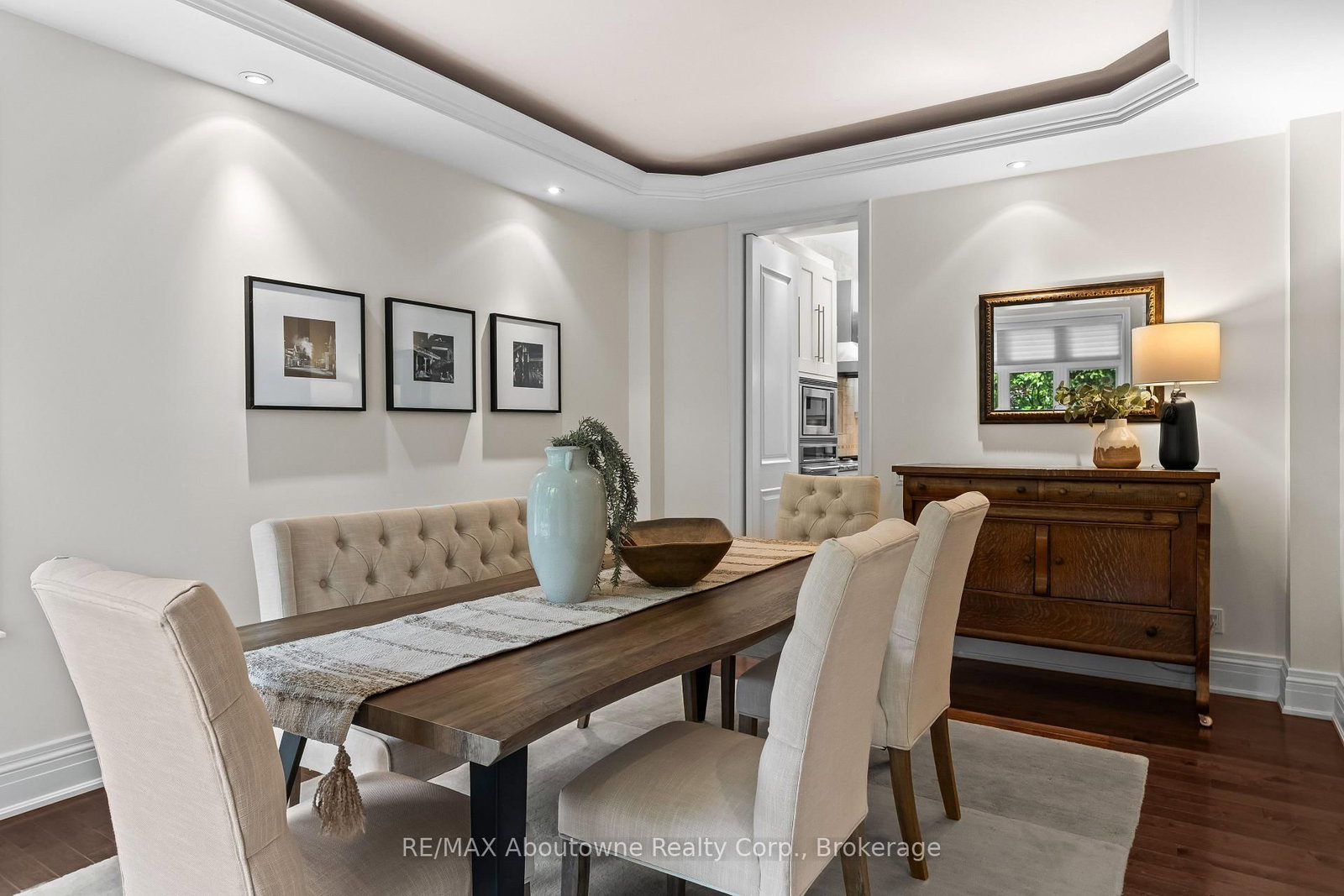 370 Christina Drive • Oakville, ON photo 8