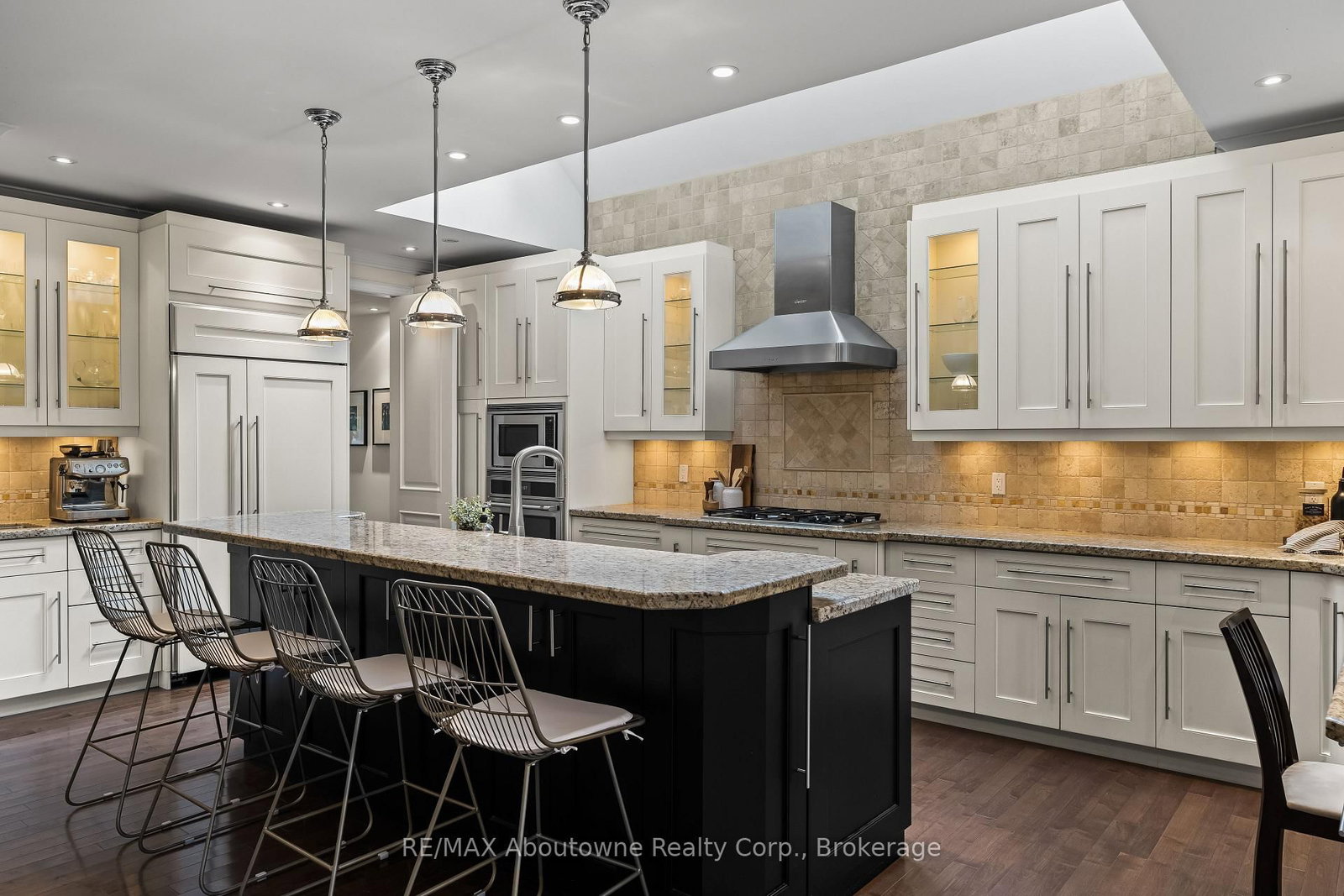 370 Christina Drive • Oakville, ON photo 9