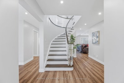 3332 TESTIMONY Square • Mississauga, ON photo 5
