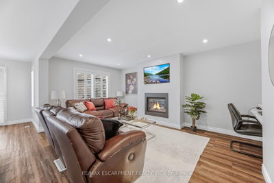 3332 TESTIMONY Square • Mississauga, ON photo 6