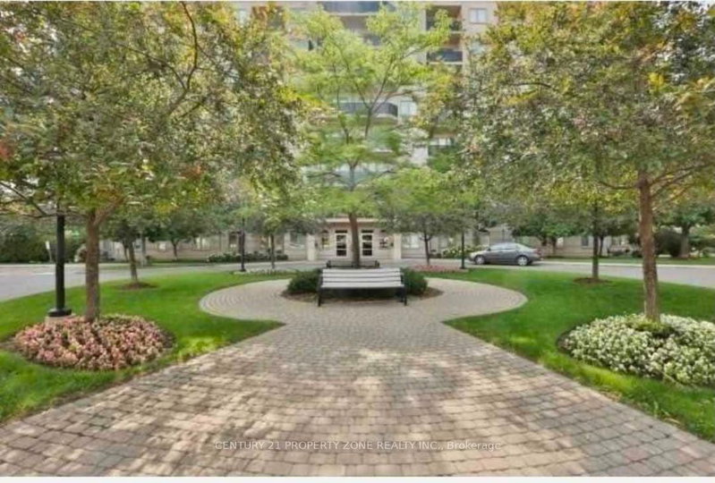 803 - 10 Dayspring Circle