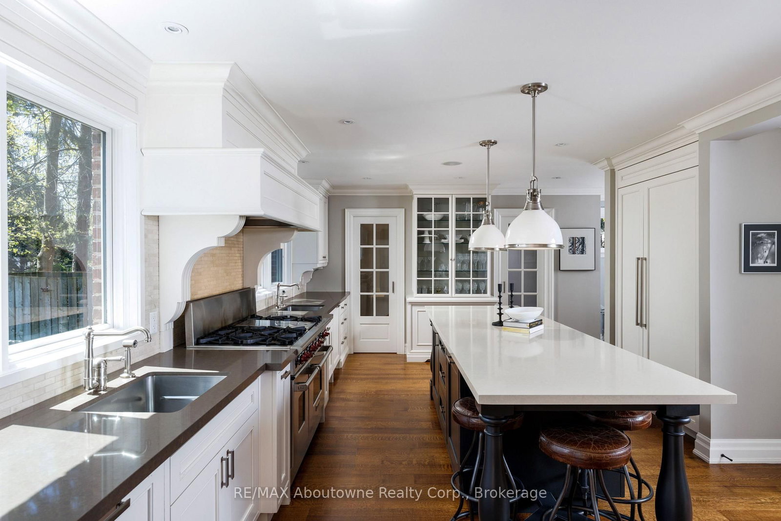 528 Michael Terrace • Oakville, ON photo 17