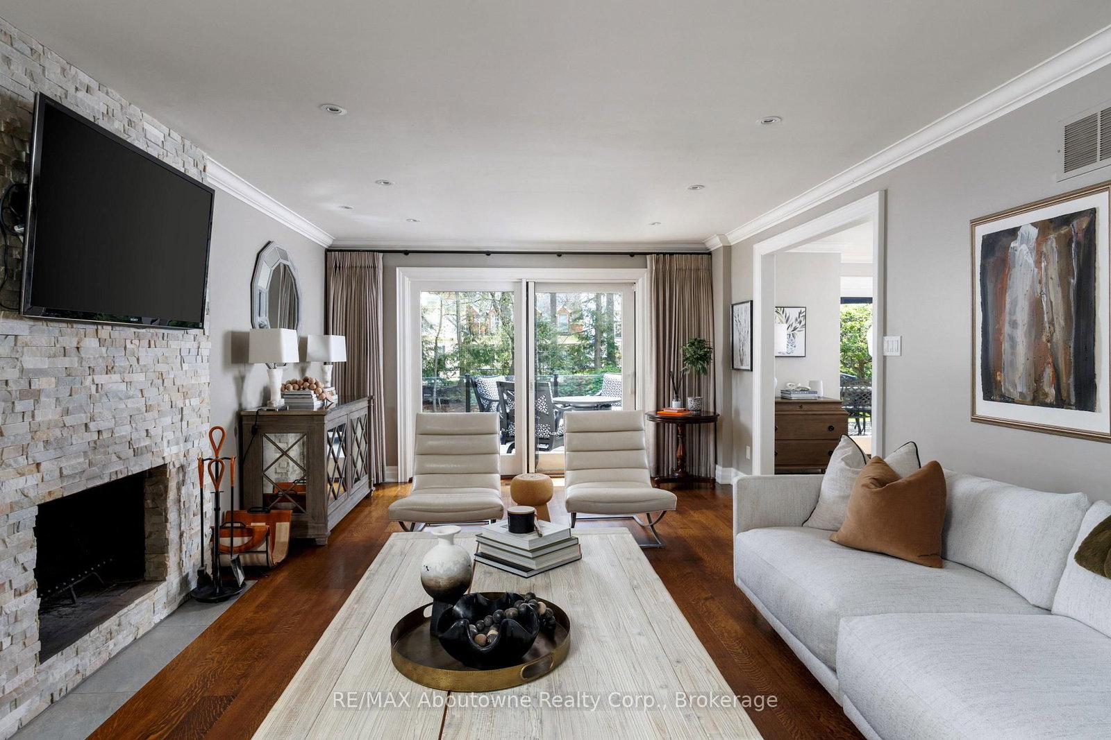 528 Michael Terrace • Oakville, ON photo 23