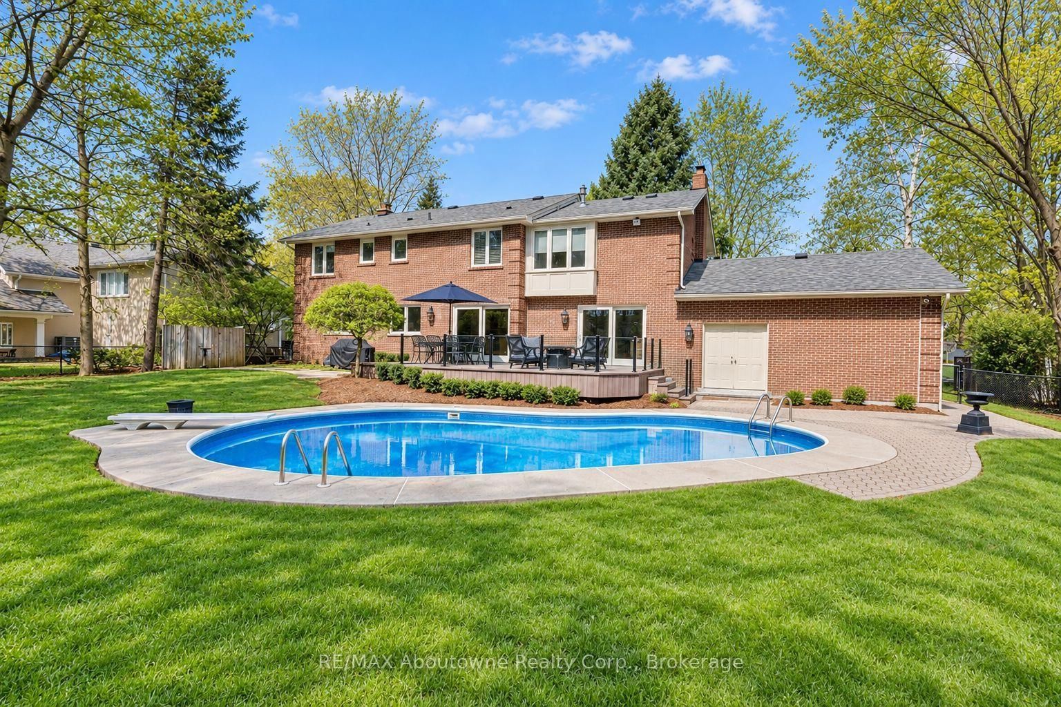 528 Michael Terrace • Oakville, ON photo 47