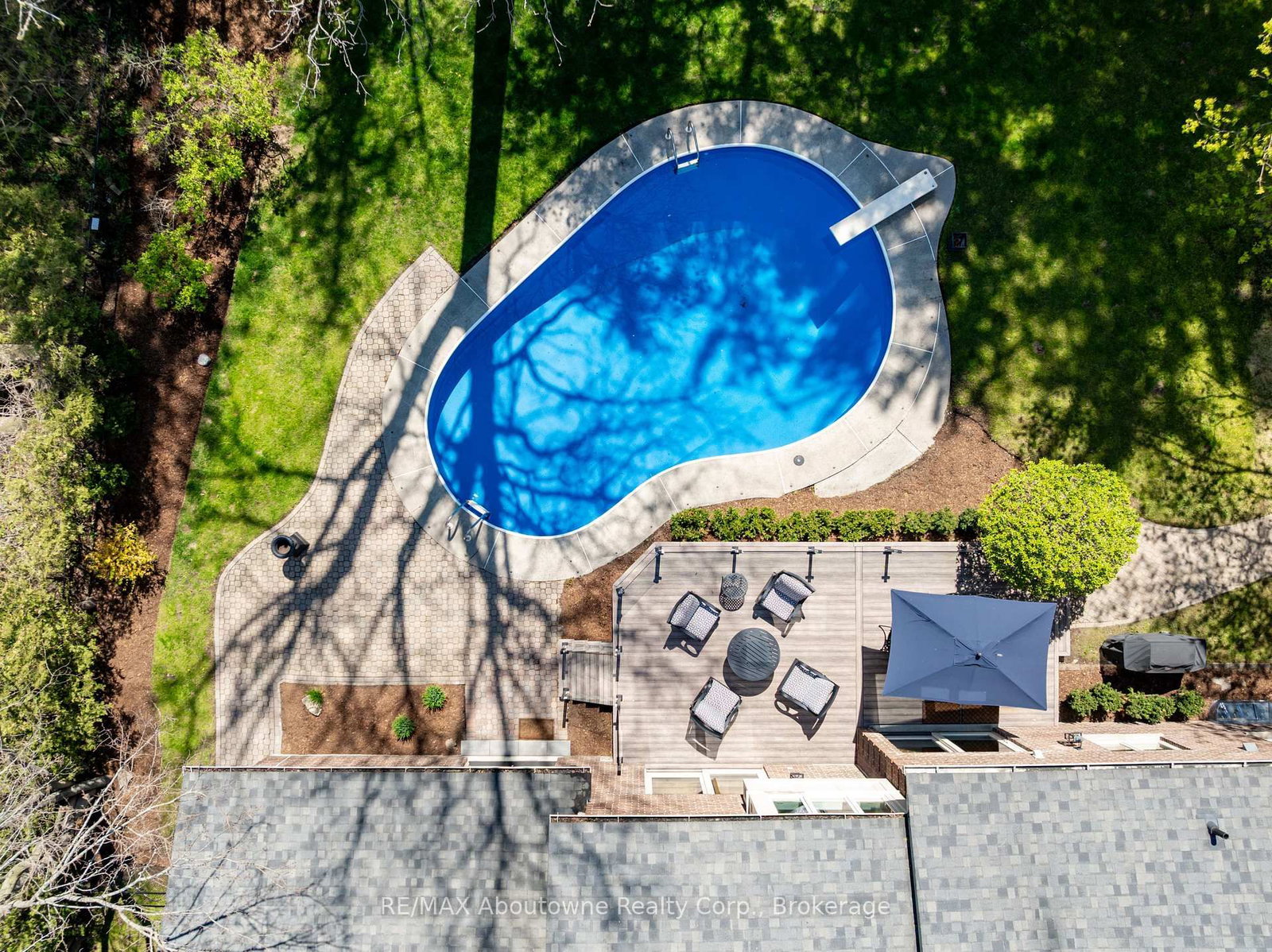 528 Michael Terrace • Oakville, ON photo 48