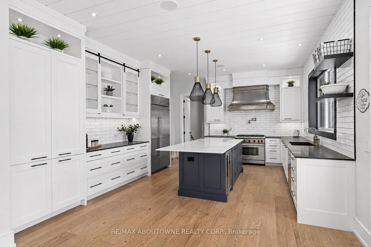 489 Lakeshore Road W • Oakville, ON photo 10