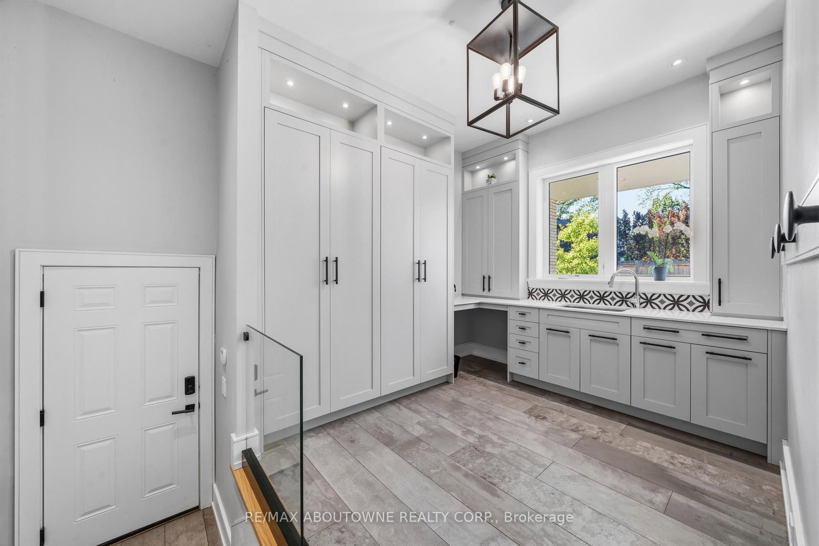 489 Lakeshore Road W • Oakville, ON photo 13