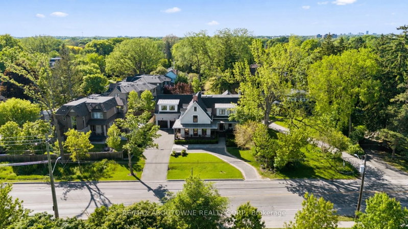 489 Lakeshore Road W
