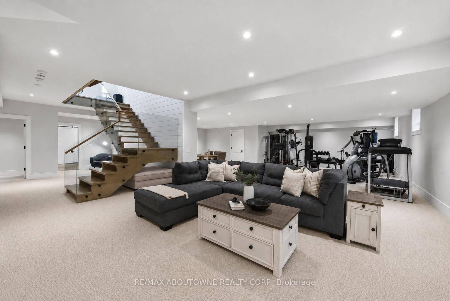 489 Lakeshore Road W • Oakville, ON photo 30