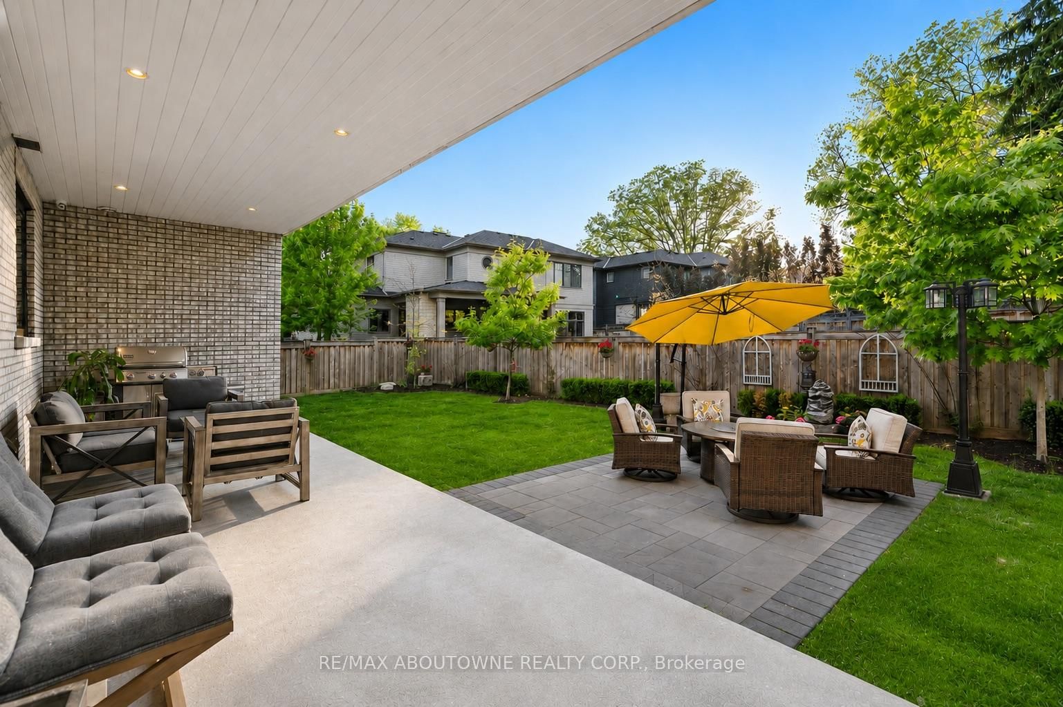 489 Lakeshore Road W • Oakville, ON photo 34