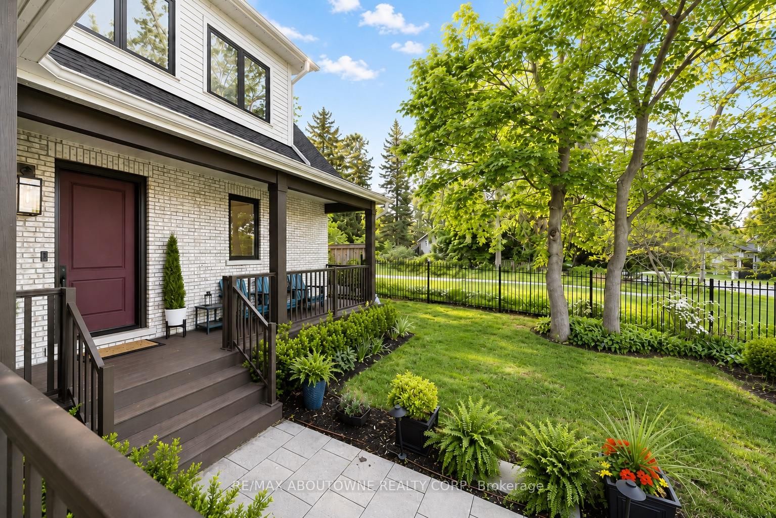 489 Lakeshore Road W • Oakville, ON photo 5
