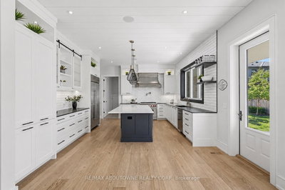 489 Lakeshore Road W • Oakville, ON photo 9
