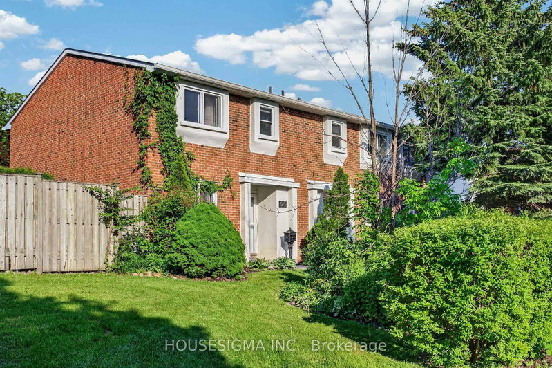 90 - 15 Centennial Park Road S
