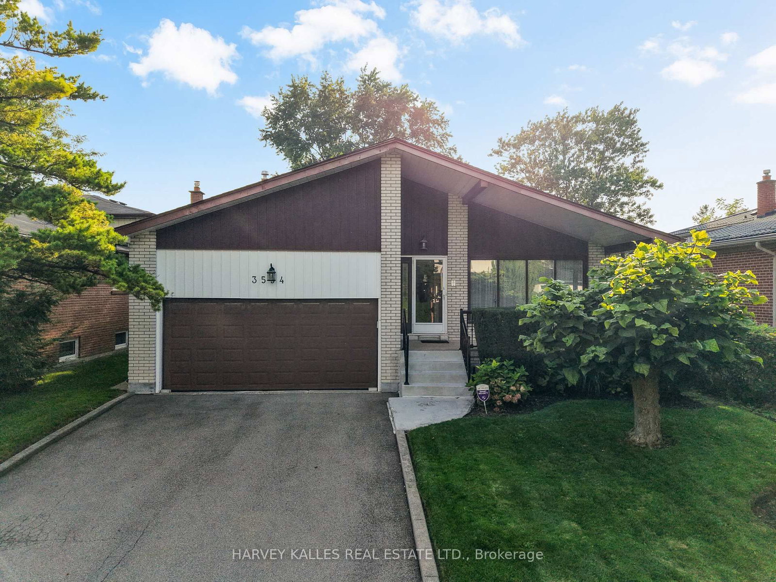 3594 Autumn Harvest Drive • Mississauga, ON photo 1