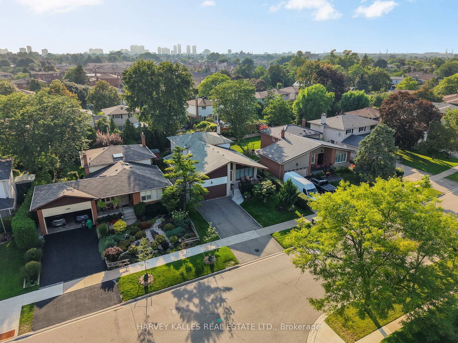3594 Autumn Harvest Drive • Mississauga, ON photo 3