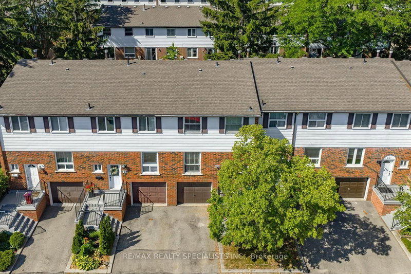 30 - 2445 Homelands Drive