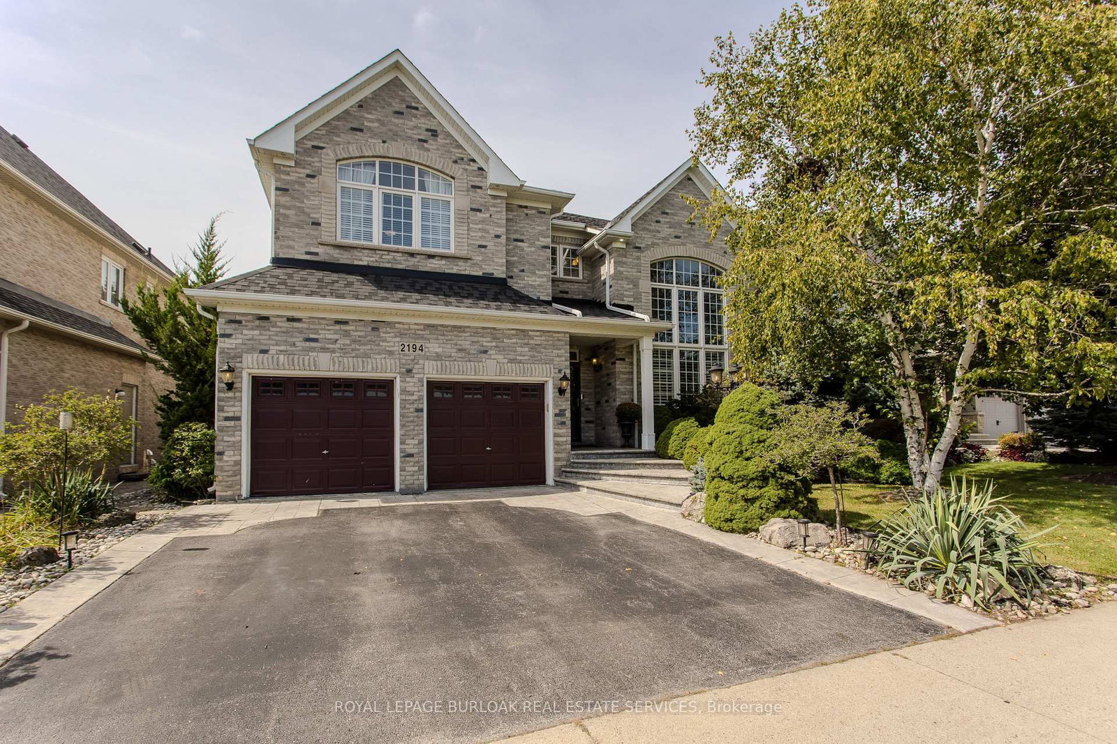 2194 Berwick Drive • Burlington, ON photo 1