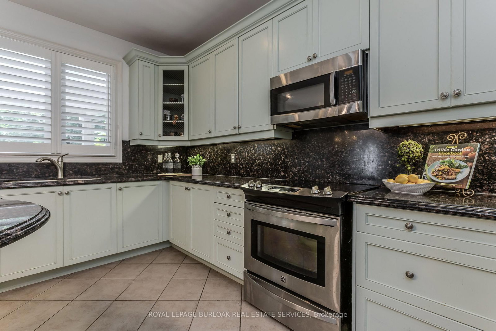 2194 Berwick Drive • Burlington, ON photo 10