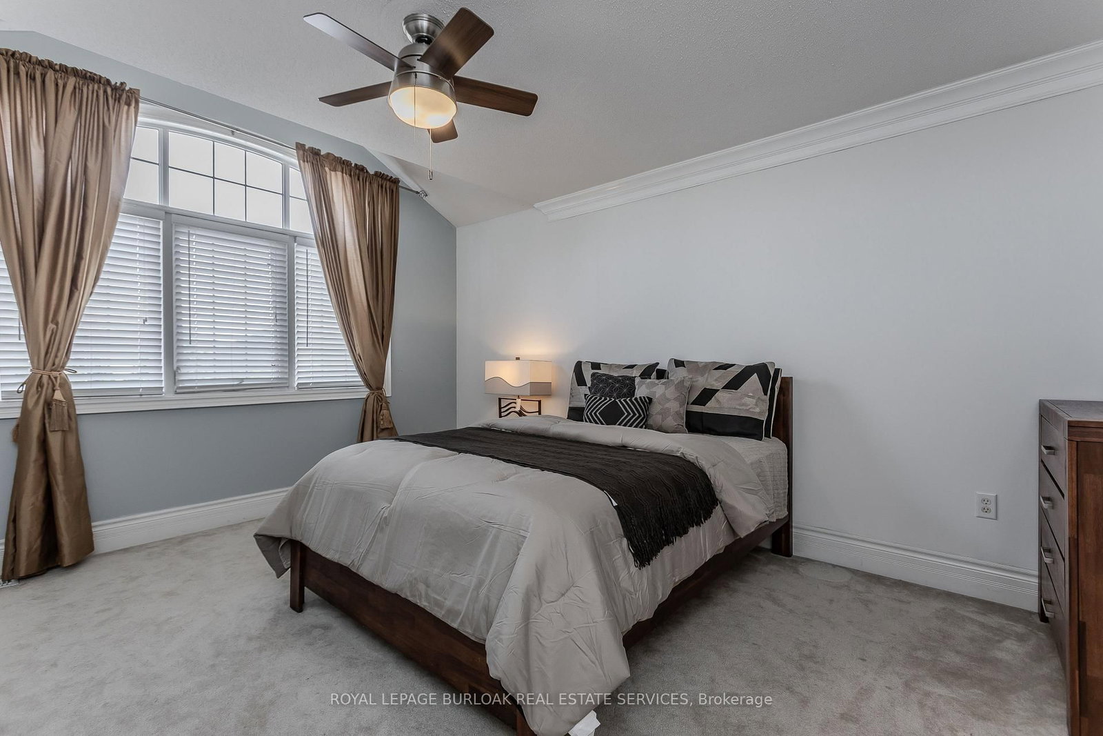 2194 Berwick Drive • Burlington, ON photo 24