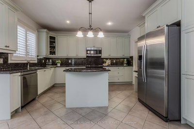 2194 Berwick Drive • Burlington, ON photo 9