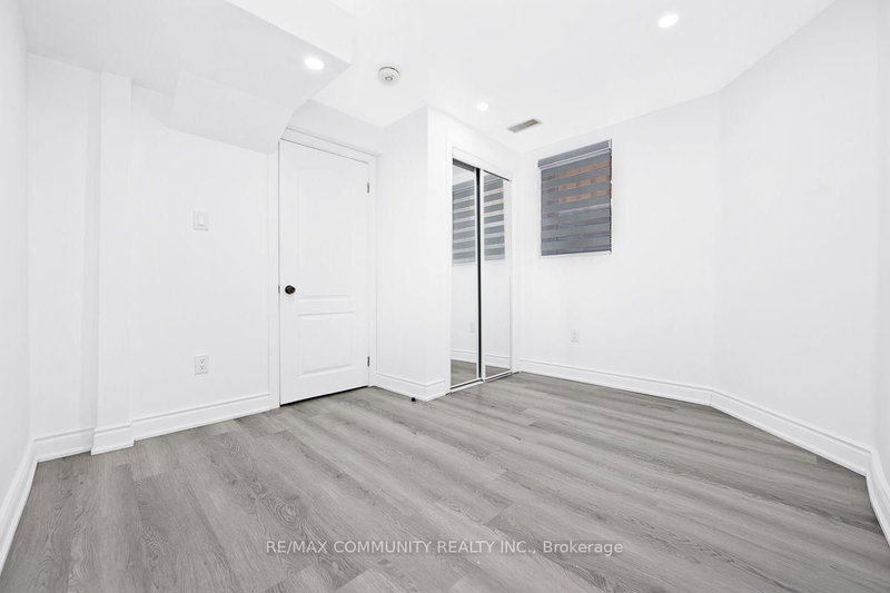 64 Fallstar Brampton,ON L7A 2J7 — Photo 9