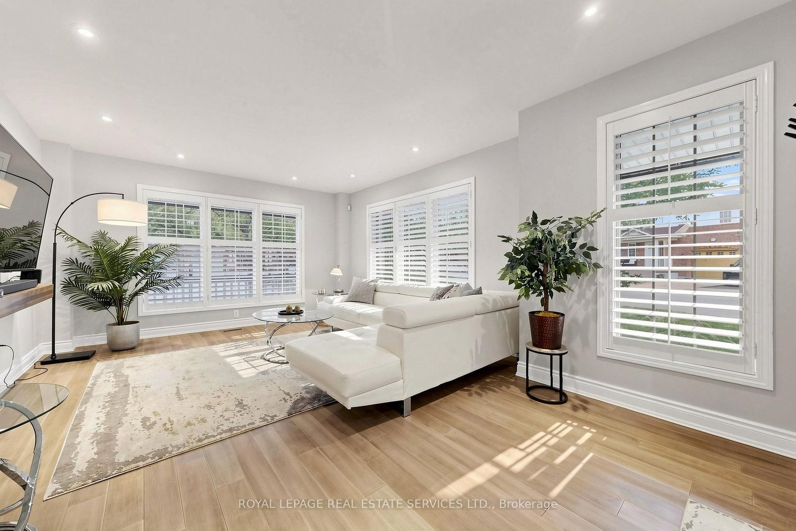 2413 Baintree Crescent • Oakville, ON photo 10