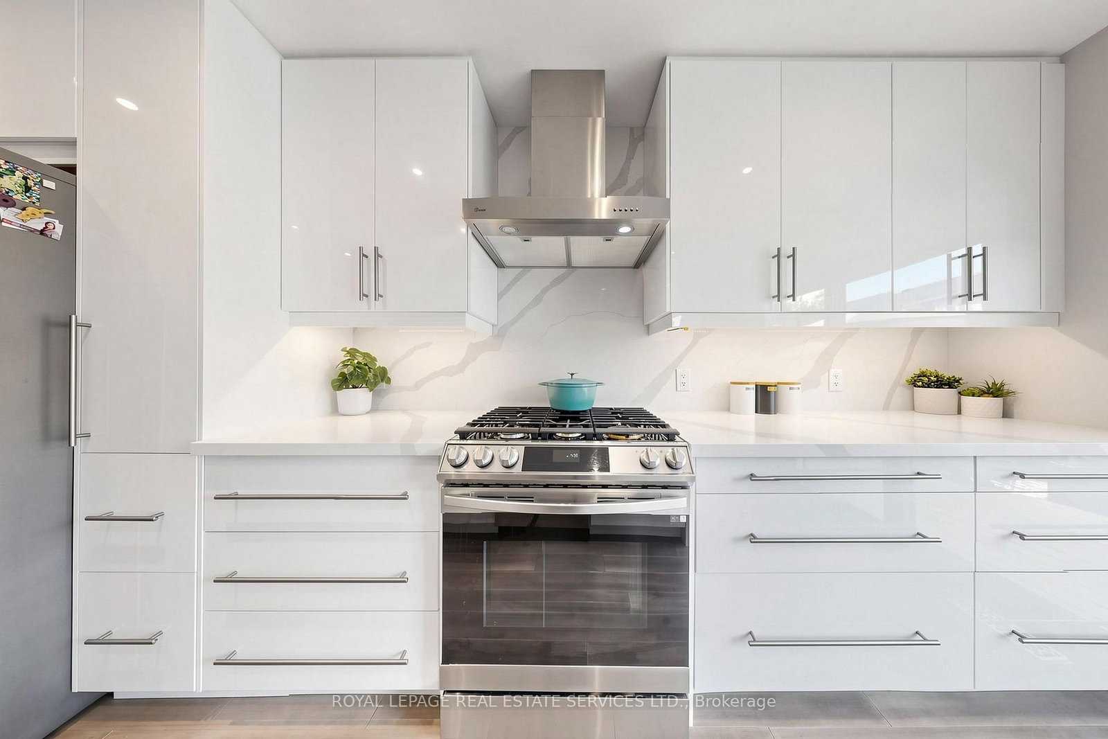 2413 Baintree Crescent • Oakville, ON photo 12
