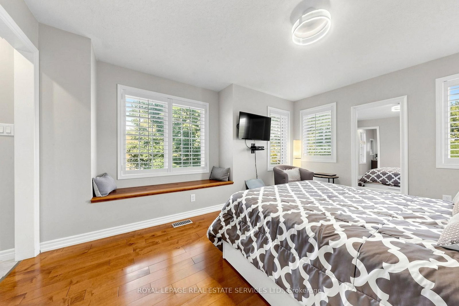 2413 Baintree Crescent • Oakville, ON photo 22