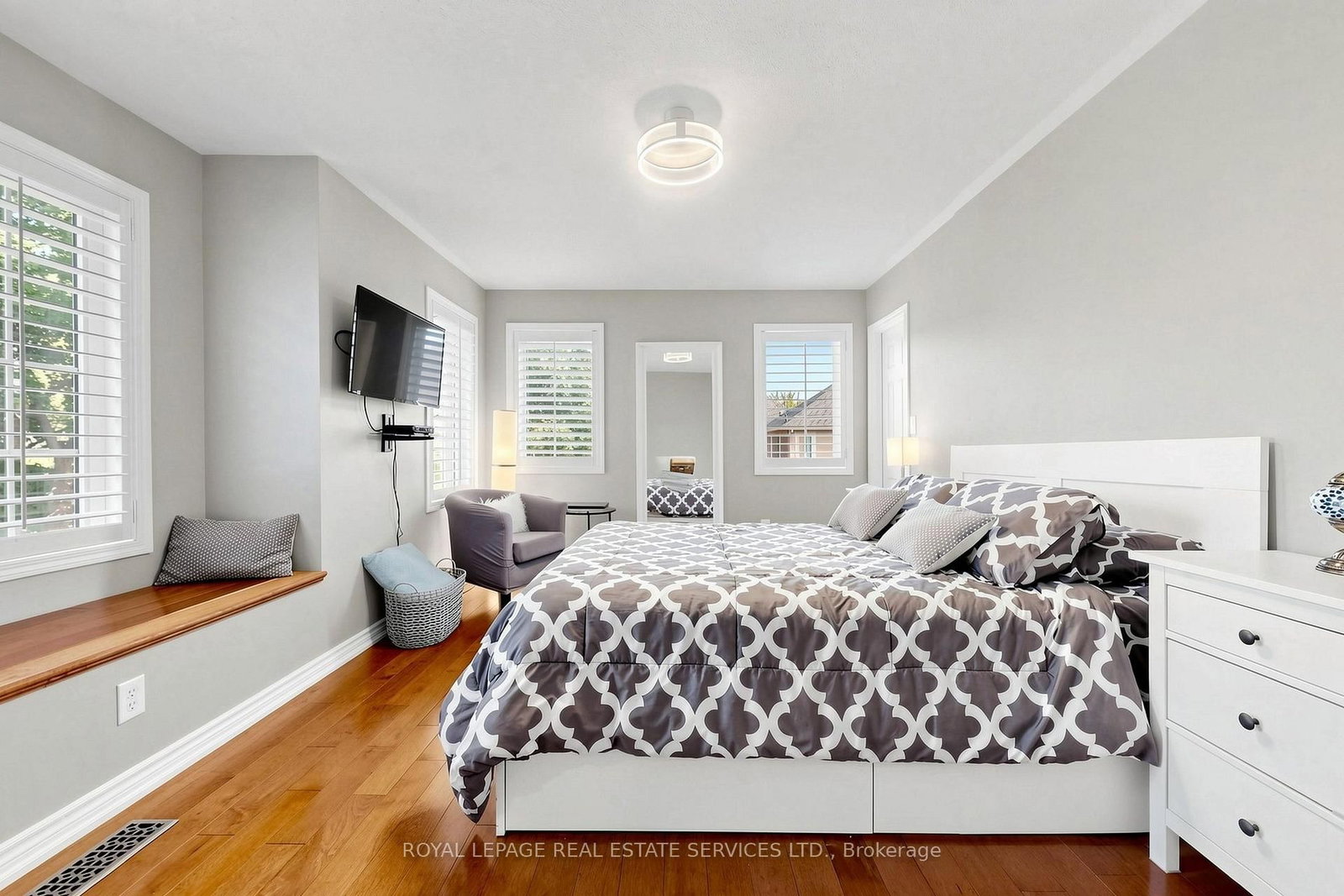 2413 Baintree Crescent • Oakville, ON photo 25