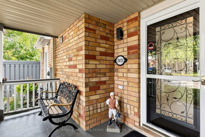 2413 Baintree Crescent • Oakville, ON photo 5