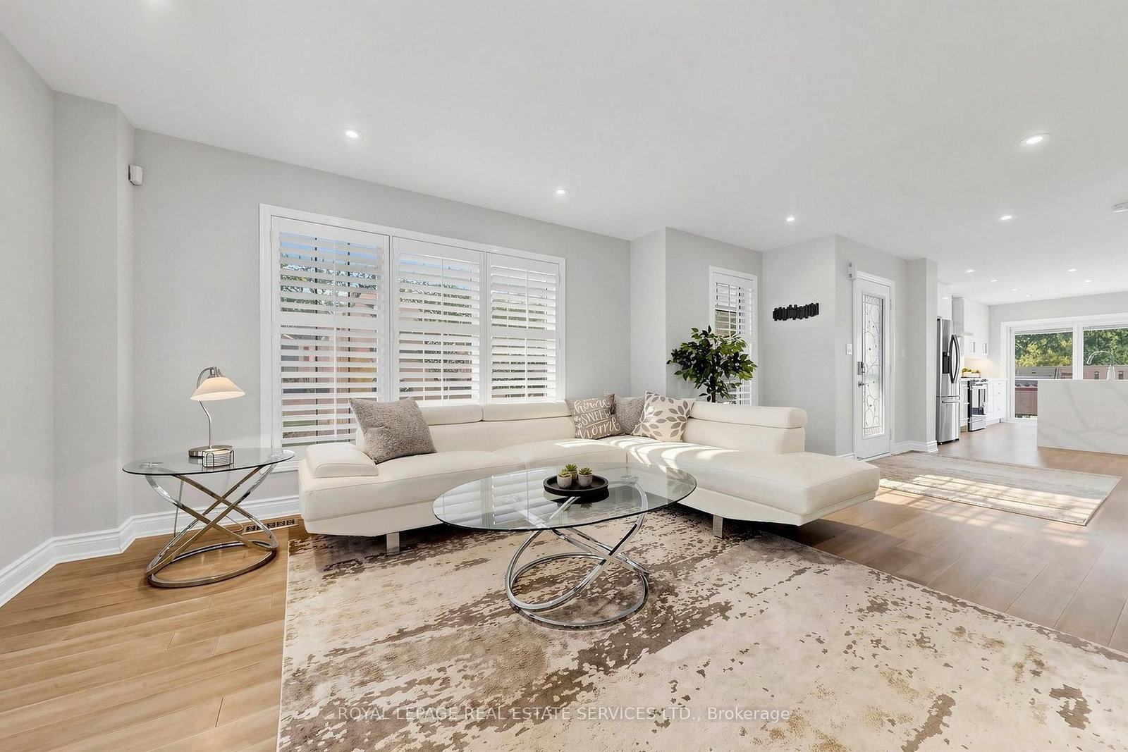 2413 Baintree Crescent • Oakville, ON photo 6