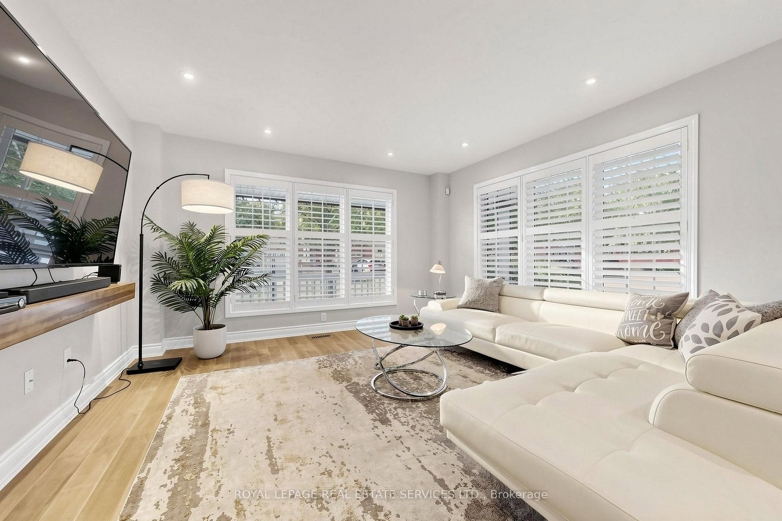 2413 Baintree Crescent • Oakville, ON photo 8