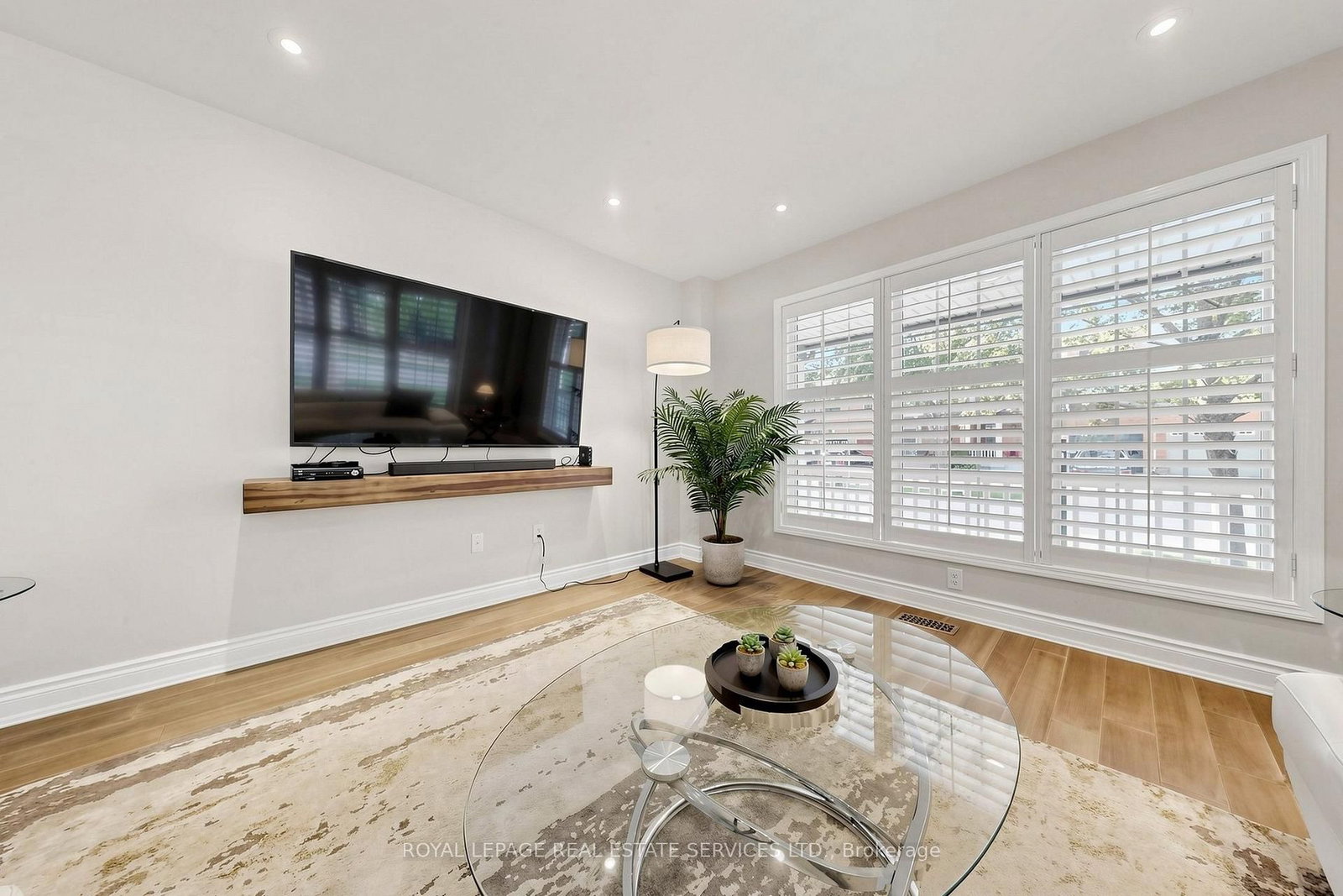2413 Baintree Crescent • Oakville, ON photo 9