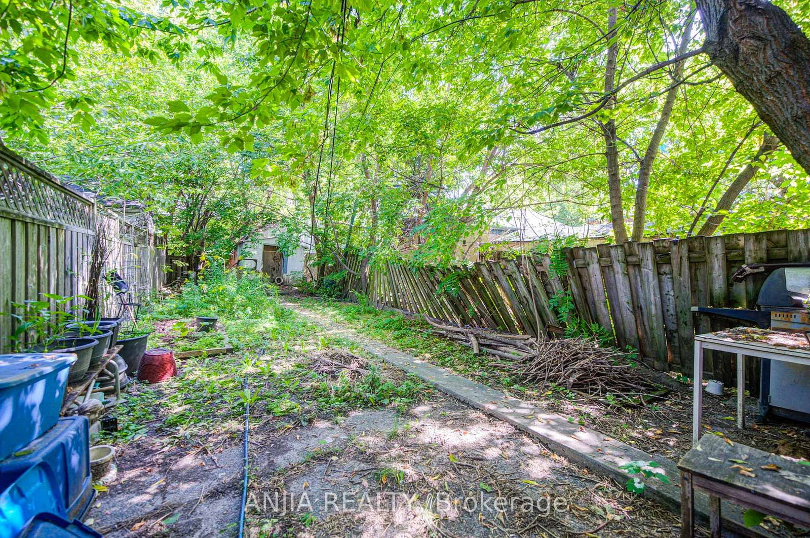 1063 Dufferin Street • Toronto, ON photo 15