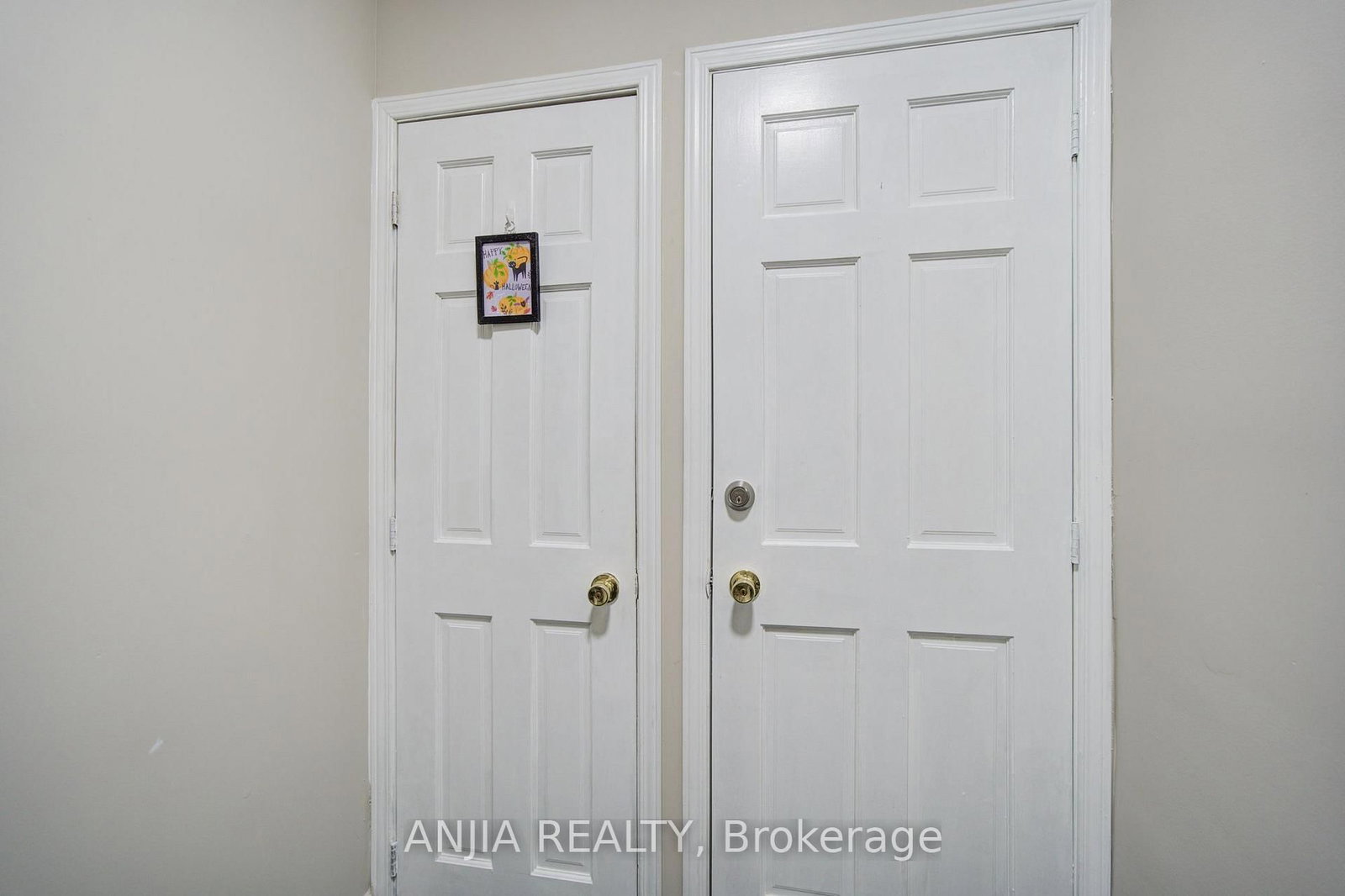 1063 Dufferin Street • Toronto, ON photo 18