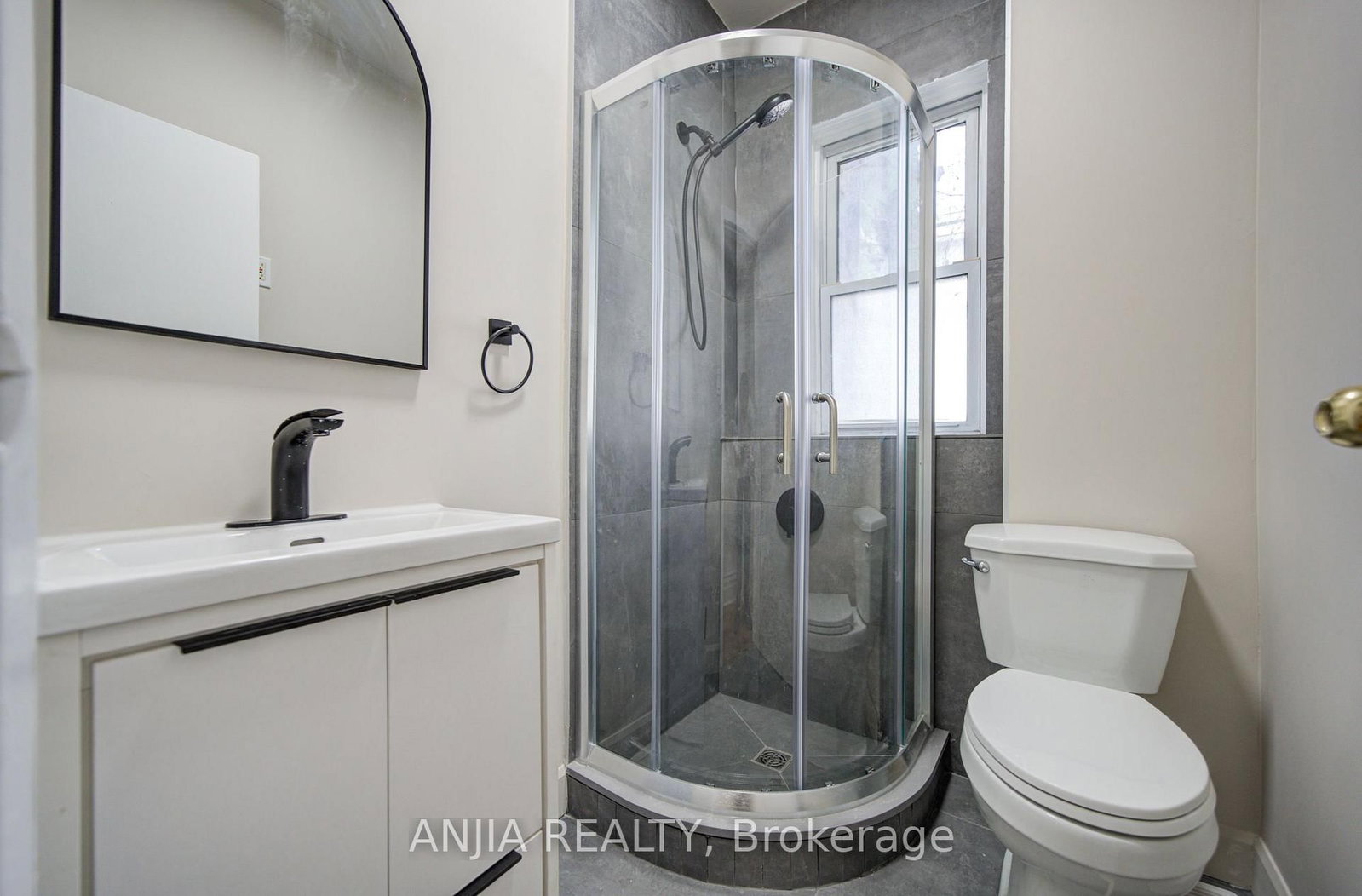 1063 Dufferin Street • Toronto, ON photo 5