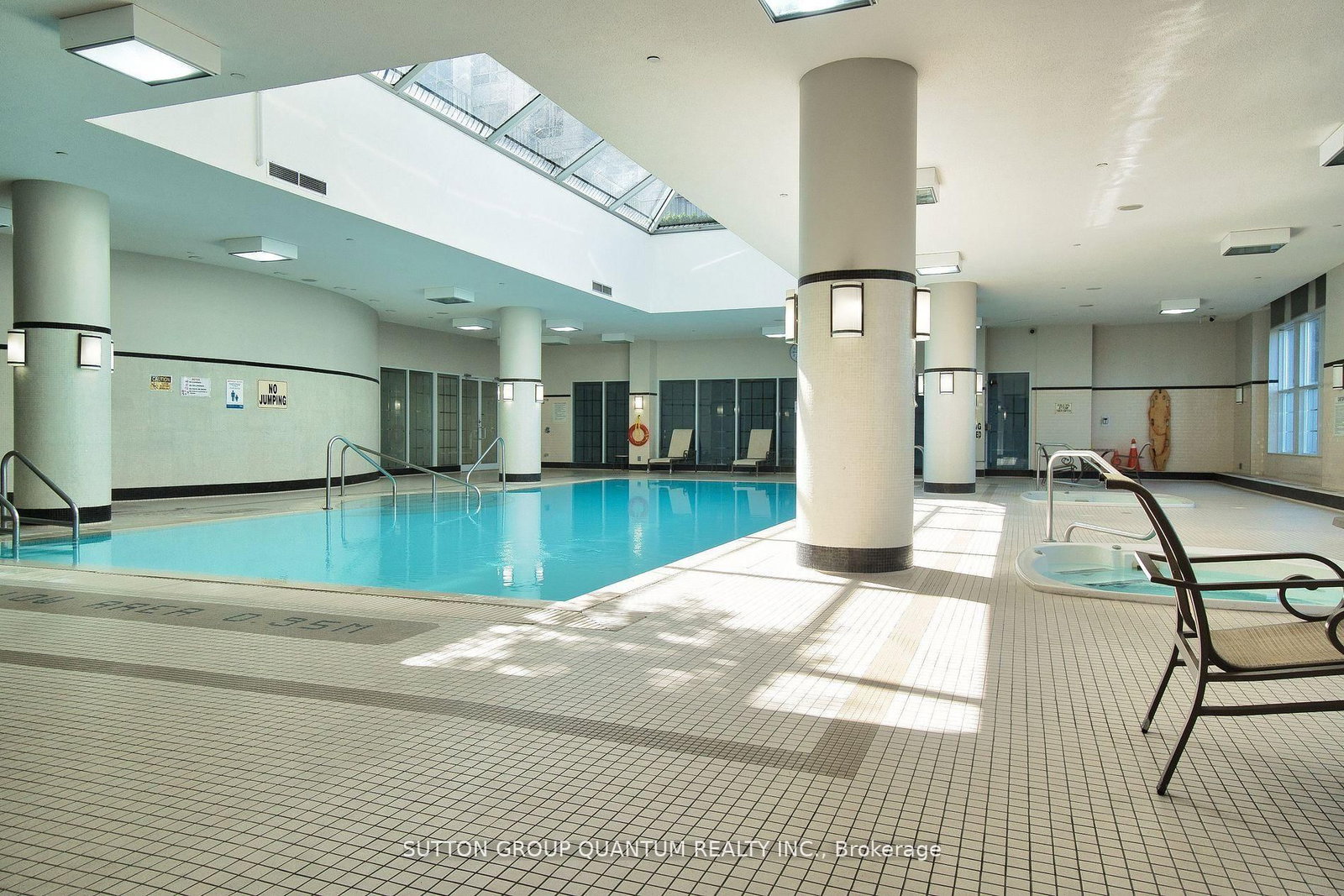 25 Kingsbridge Garden Circle • #1123 • Mississauga, ON photo 4