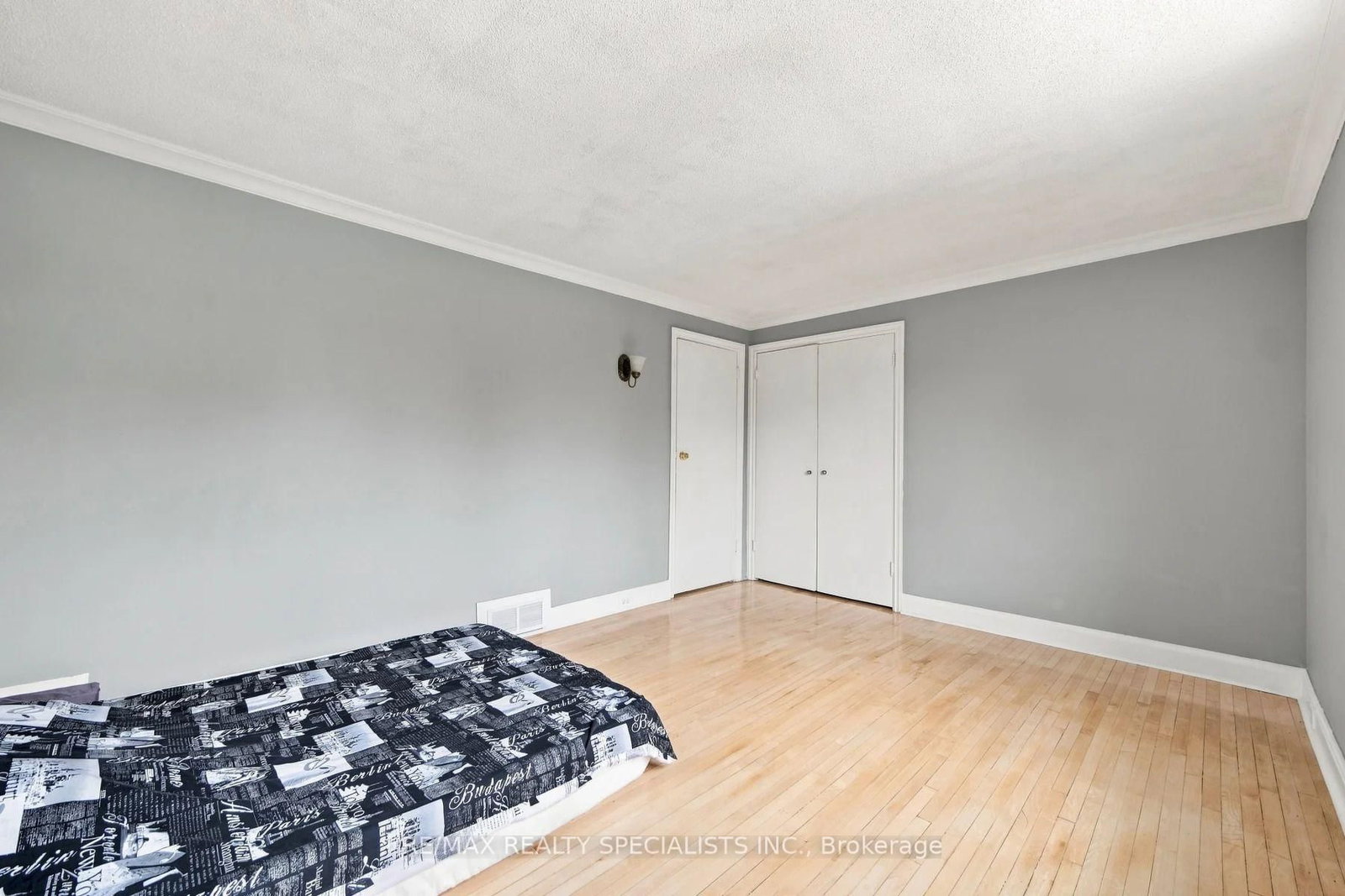 39 Macdonald Street • Toronto, ON photo 16