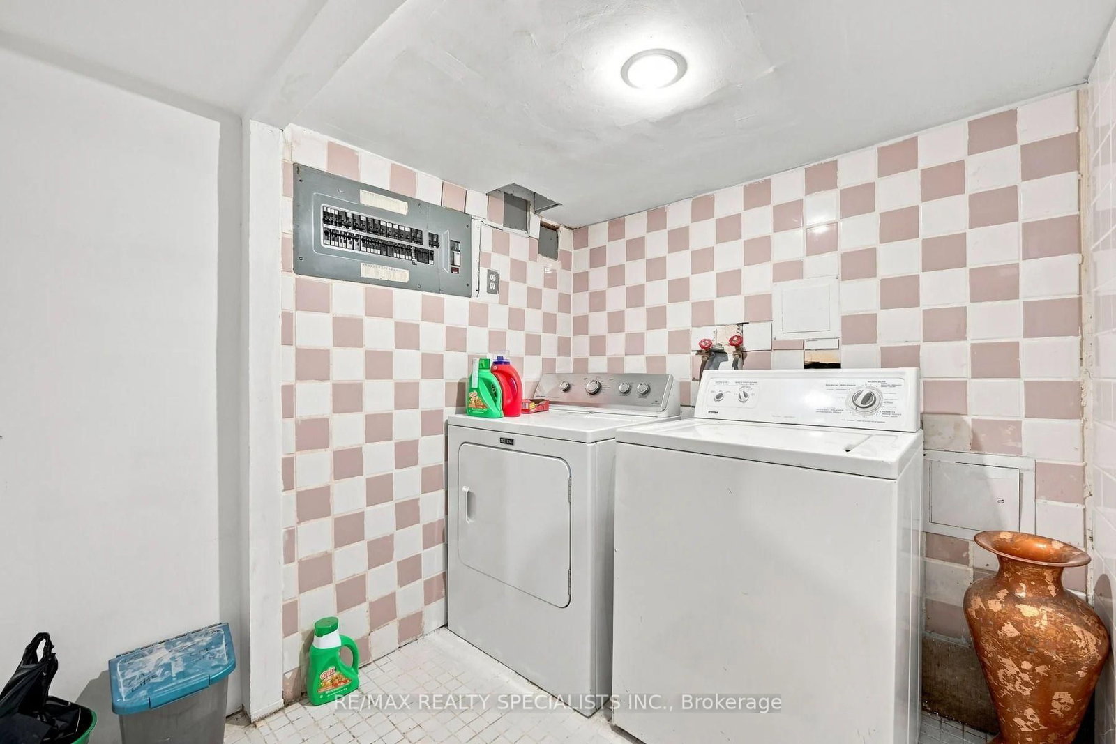 39 Macdonald Street • Toronto, ON photo 22
