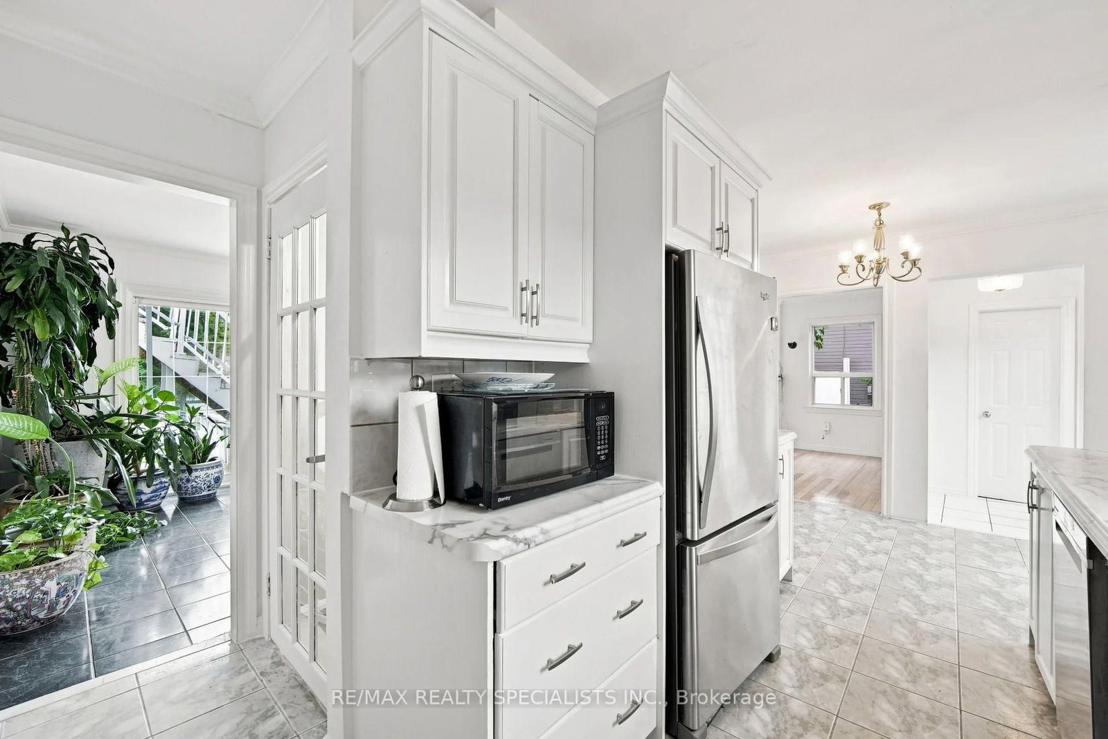 39 Macdonald Street • Toronto, ON photo 5