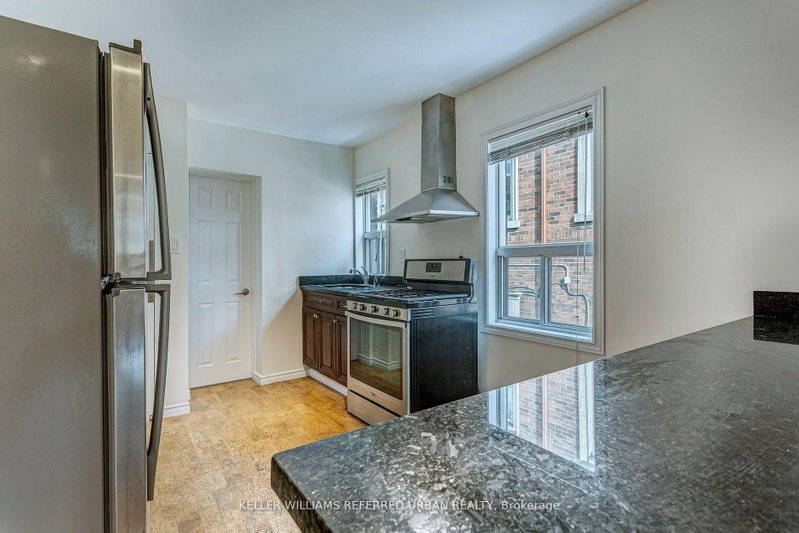 2 - 2976 Lake Shore Boulevard W
